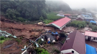 中國暴雨成災，河北灤平縣山坡地崩塌增至8死4失聯。(網路圖片)