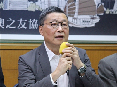 中研院社會學研究所客座研究員陳健民觀察，「集體不作為」軟對抗成為港人表達不滿的方式。(央廣記者王照坤 攝)