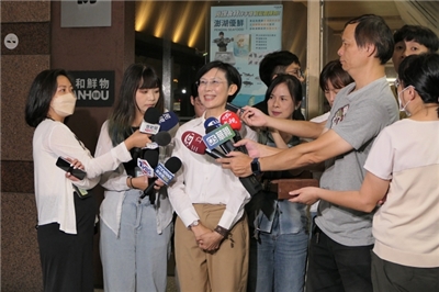 民進黨廉政委員會晚間召開會議，民進黨立委林岱樺到會說明涉詐助理費案 。（劉玉秋攝）