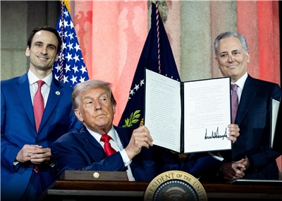 美國總統川普23日簽署行政命令，啟動「AI行動計畫」。 (圖:X@whitehouse)
