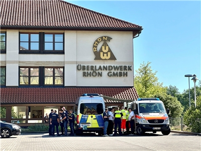 德國警方1日表示，一名男子手持利器在中南部的一家電力公司行兇，造成1人死亡，2人重傷。(美聯社/達志影像)