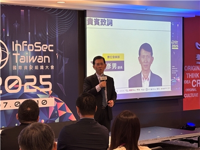 數發部長黃彥男9日出席「InfoSec Taiwan 2025 國際資安組織大會開幕活動」後接受媒體訪問時指出，七法公司(Lawsnote)案件很不幸，爬蟲技術沒問題，但爬哪個資料庫就很關鍵。(楊文君攝)
