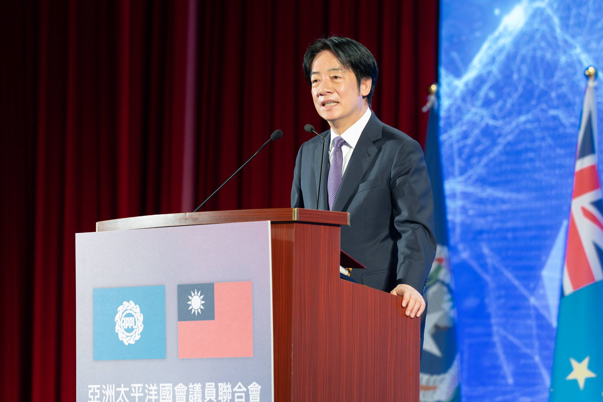 賴清德總統28日表示，我國接下來會持續展現維護區域和平的決心，採取和平四大支柱行動方案，並與友邦合作，共同促進彼此的繁榮發展。(圖：總統府)