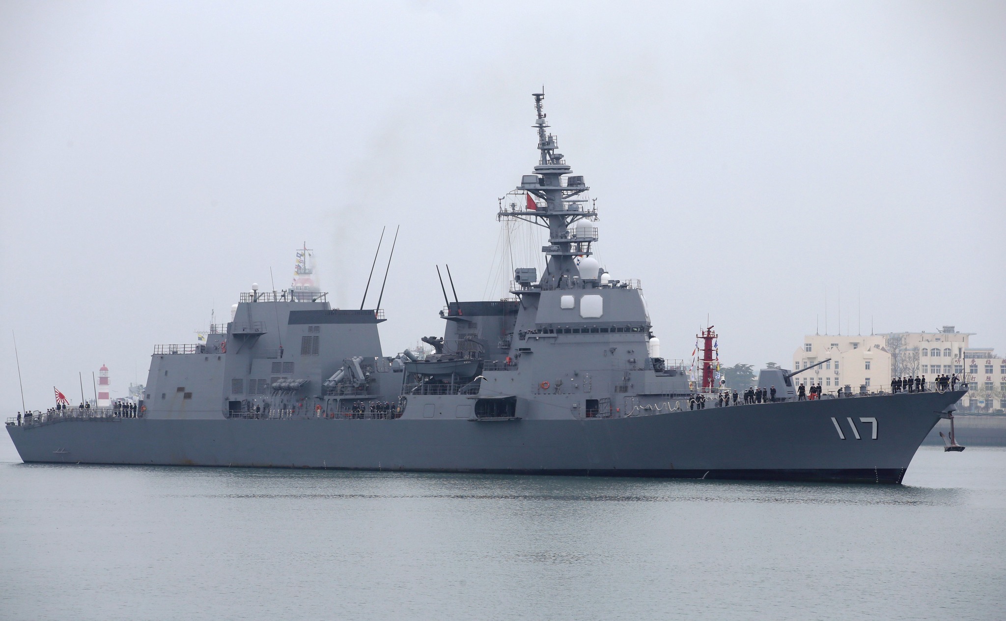 日本海上自衛隊驅逐艦涼月號。(路透社/達志影像)