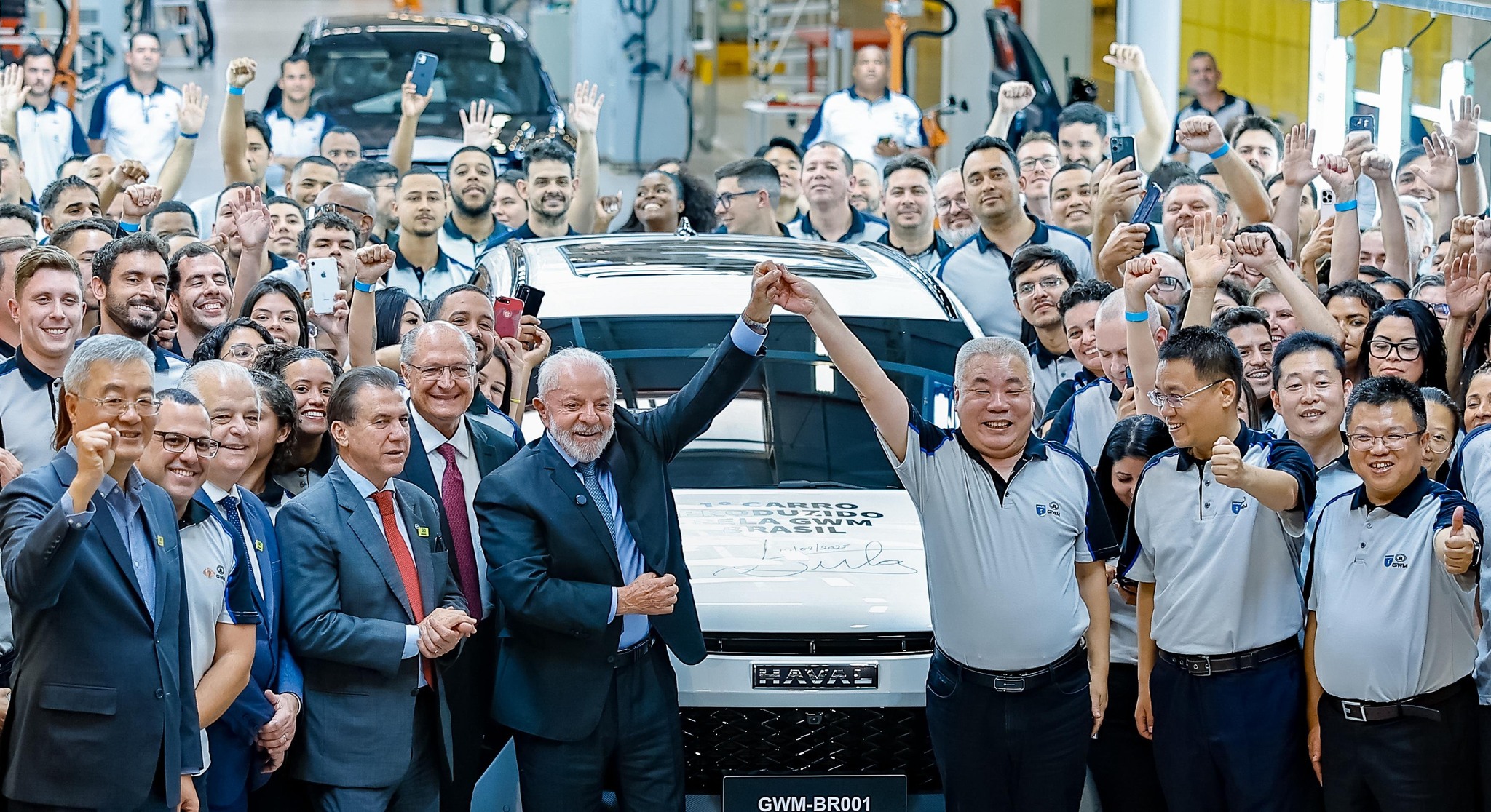 巴西總統魯拉(圖中左)15日出席中國長城汽車(GWM)在聖保羅州(Sao Paulo)一間新工廠的開幕儀式。(FB/@Lula)