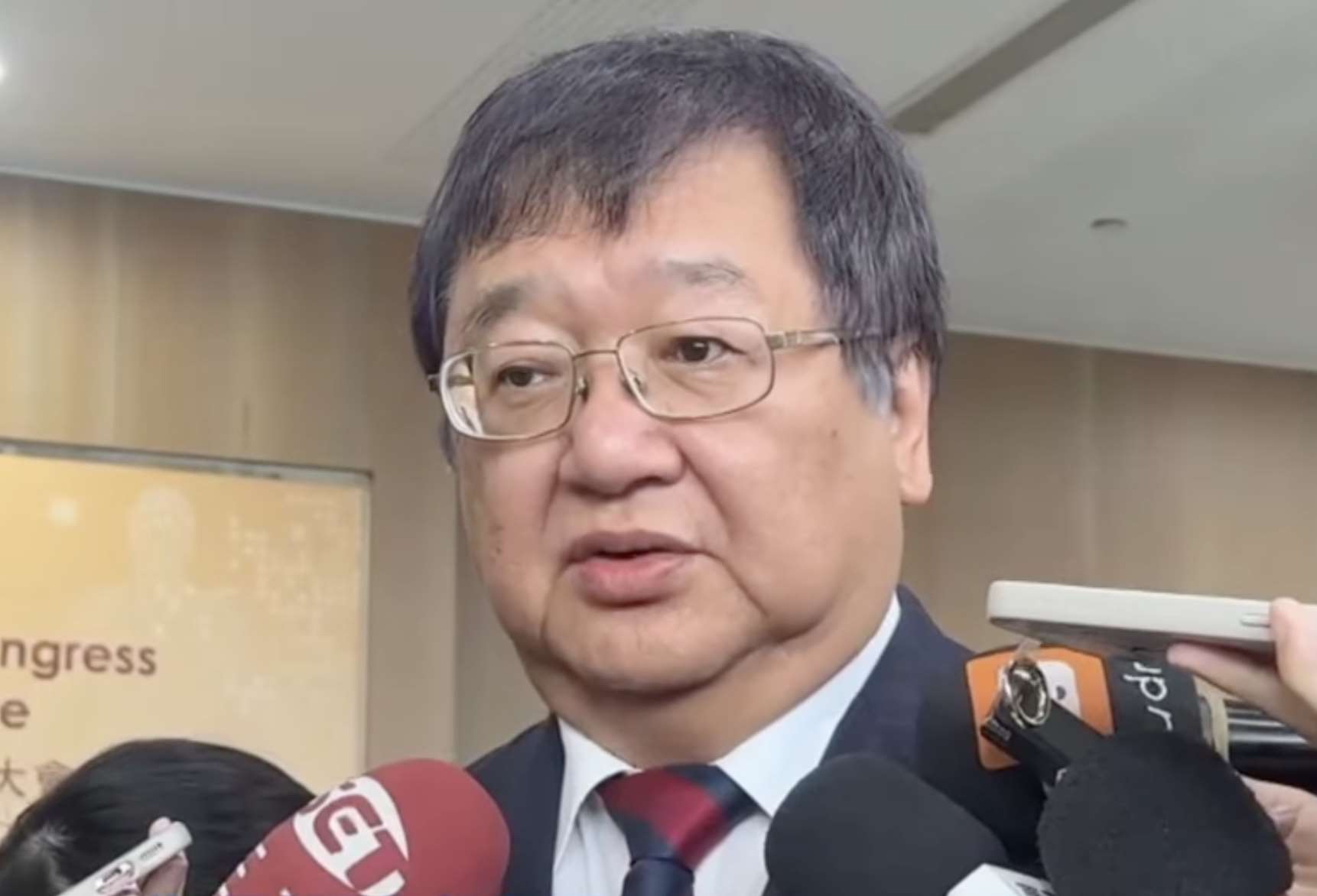 最後一天以衛福部長身份出席第21屆國際東洋醫學學術大會，邱泰源受訪表示「不會捨不得」。(江昭倫 攝)