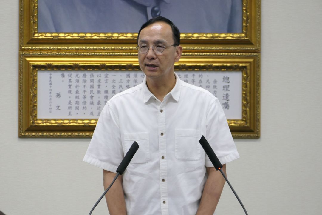 國民黨主席朱立倫今天(27日)在中常會發表談話，對於內閣改組名單表達「失望」。(趙婉淳 攝)