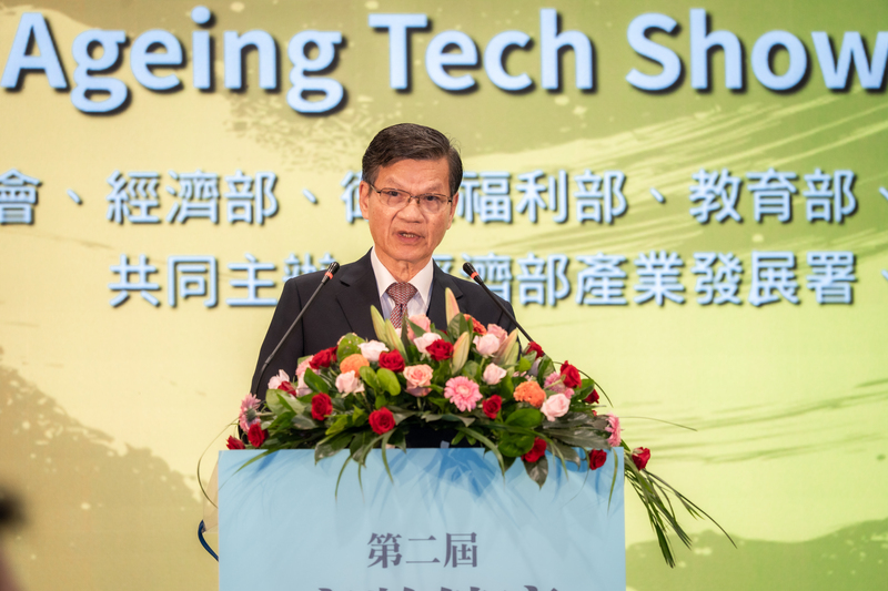 2025高齡健康產業博覽會8日登場，生策會長翁啟惠（圖）指出，今年台灣邁入超高齡社會，人口結構轉變帶來生活、健康、照護與消費等龐大新需求，希望透過舉辦高齡健康產業博覽會引導產業及早布局。
（高齡健康產業博覽會提供）