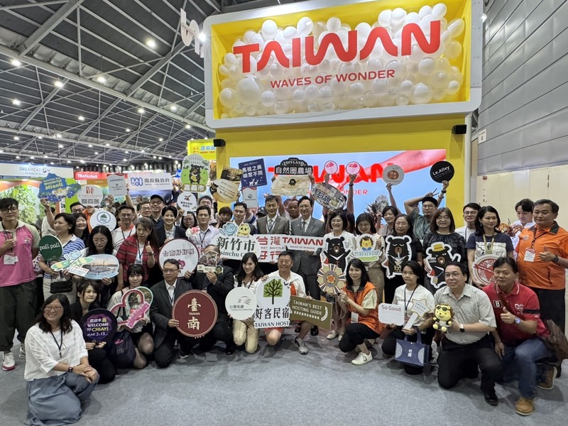 交通部觀光署15日邀集業者及多個單位參加新加坡NATAS旅展，並以「來台灣喝一杯」為主題，攜手各縣市政府與觀光旅遊業者，邀請新加坡民眾來台旅遊，搶攻新加坡旅遊高峰期。