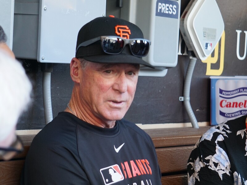 美國職棒舊金山巨人總教練梅爾文（Bob Melvin）19日接受媒體訪問，期待鄧愷威拿出先前的投球水準。

