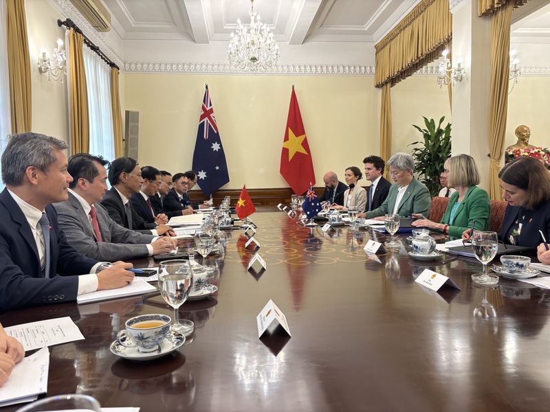 兩國外長會面氣氛愉悅，以越南80週年國慶為開場。討論議程從經貿交流，到安全合作。黃英賢強調，希望與越南共同致力於一個安全、和平、穩定、繁榮的區域。