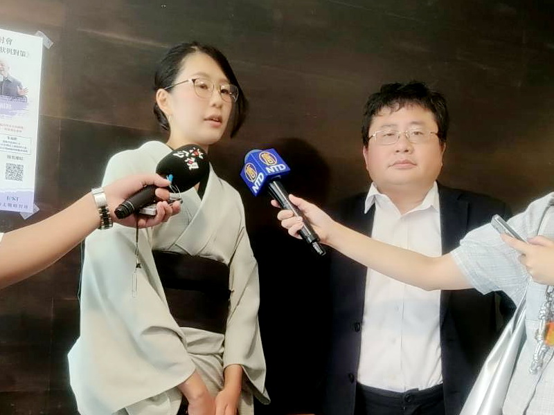 日本無黨籍政治人物平野雨龍(左)22日應邀演講，右為印太戰略智庫執行長矢板明夫 (央廣記者王照坤 攝)