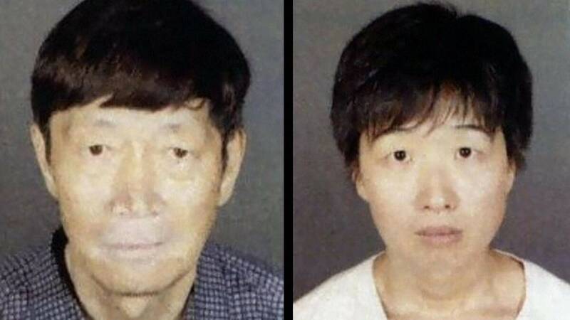 美國加州嬰兒工廠案的中國籍嫌犯65歲的玄男（Guojun Xuan，左）與其38歲的伴侶張女（Silvia Zhang，右）於今年五月被捕。（圖：亞凱迪亞市警察局）