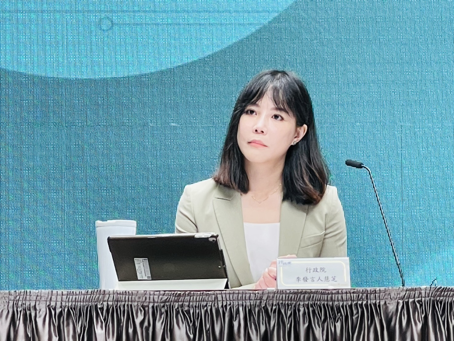 行政院14日院會拍板定案，針對《因應國際情勢強化經濟社會及民生國安韌性特別條例》預算規模將提高至5900億元。(鄭佑漢 攝)