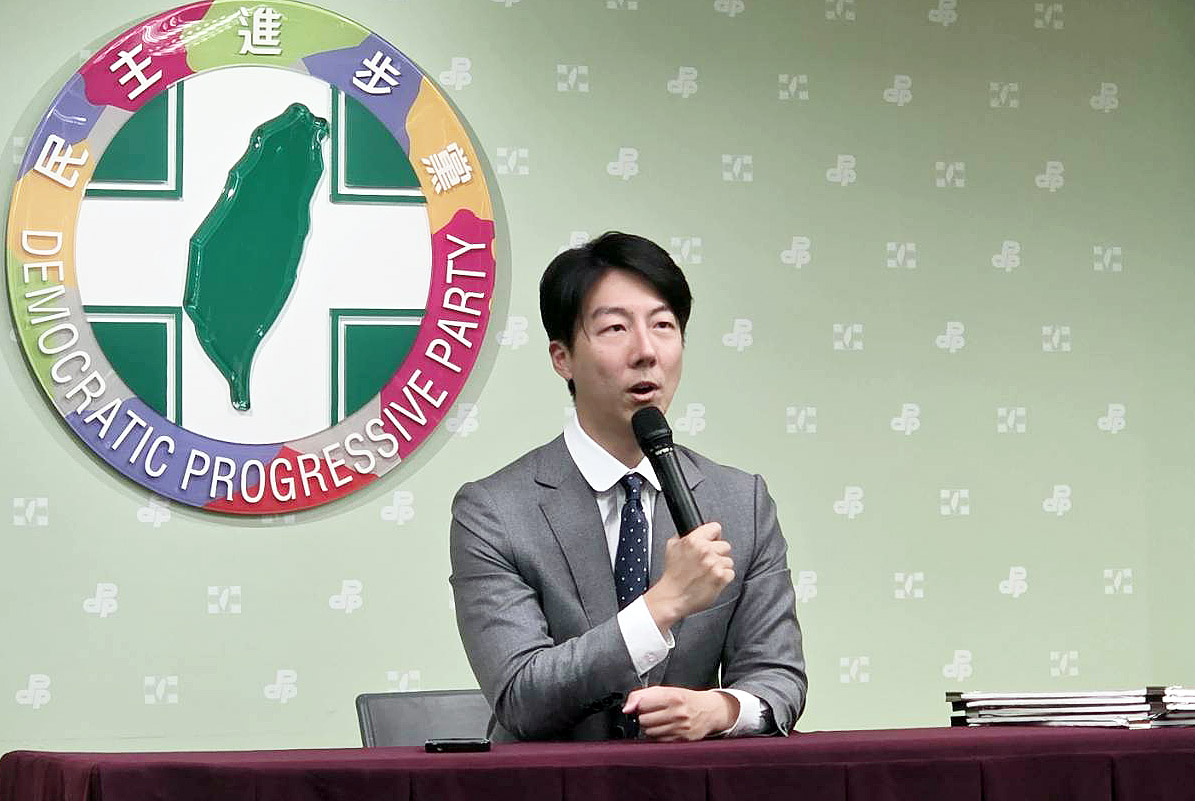民進黨發言人吳崢 。(劉玉秋 攝）
