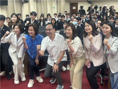 國民黨主席朱立倫今天(26日)出席「2025模擬立法院開幕式」活動。(趙婉淳 攝)