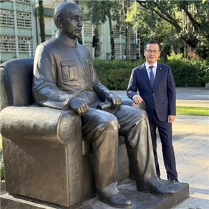 羅智強今天晚間透過臉書表示，世代承擔，他決定參選中國國民黨主席。(圖 : 羅智強臉書)