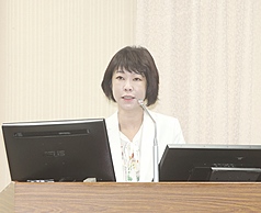 針對在野要求報告台美關稅談判，行政院經貿談判辦公室副總談判代表顏慧欣(圖)16日表示，建議談判大致底定的時候，再就談案結果向立法院報告，以免造成不必要的困擾。(中央社)