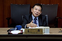 美半導體關稅100%，國發會主委劉鏡清表示，與對手無太大競爭差異。檔案照。
