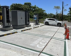 淨零浪潮來襲，財政部4日公告使用牌照稅法修正草案，將直轄市及縣市政府得對電動車輛免徵使用牌照稅期限，延長4年，至2029年12月31日止；草案預告至9月3日。（示意圖／台鐵公司提供）