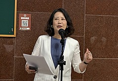 美國宣布台灣對等關稅為20%，引發討論。民進黨立法院黨團幹事長吳思瑤1日受訪表示，台美還在繼談，當國家隊還在場上比賽時，請各界為國家隊加油、支持國家，請勿唱衰。(中央社)