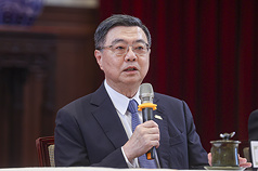 美國白宮公布台灣對等關稅稅率暫時為20%，總統賴清德1日上午11時30分召開「因應美國對等關稅政策記者會」，行政院長卓榮泰（圖）回應媒體提問。