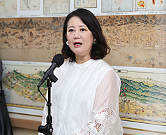 外傳執政黨將於8月23日後展開小幅內閣改組，但現階段並無更換閣揆的選項。對此，民進黨團幹事長吳思瑤（圖）表示尊重行政部門的作為，但她期待「更強、更到位、更接地氣的團隊」，以因應社會的全面挑戰。 (圖：中央社)