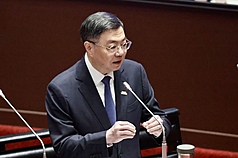 國民黨立委王鴻薇今天(26日)說，行政院長卓榮泰(圖)針對造謠藍白、濫砍預算道歉了。行政院則說，卓榮泰道歉是針對過去部會可能將「凍結數」誤稱為「刪除數」，立委不能斷章取義、曲解原意。
(資料照/中央社)
