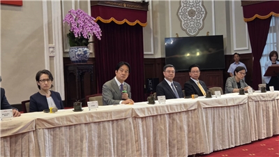 美國政府公布對台灣適用的對等關稅稅率為20%，賴清德總統今天(1日)中午率執政團隊親自召開記者會，說明談判的階段性成果 （劉玉秋攝）