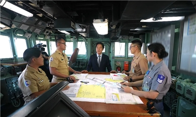 賴清德總統日前前往宜蘭勗勉海軍168艦隊，特別錄製莒光園地「與官兵有約」，並登上馬公軍艦，聽取官兵分享職務工作內容及慰勉執行演訓辛勞。(圖擷自YouTube)