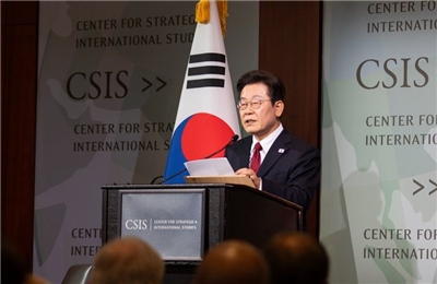 南韓總統李在明25日在華府智庫「戰略暨國際研究中心」(CSIS)發表演說。 (圖:CSIS)