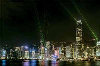 圖為香港維多利亞港夜景。資料照。(圖：PIXABAY)