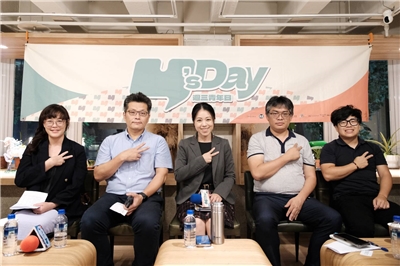 Y’s Day「週三青年日」13日以「『關稅帝君』揮刀？川普2.0後的全球經濟秩序與挑戰」為題，探討青年如何看待以及討論台美關稅議題。圖左起：劉玉皙、蔡明芳、張竹芩、王國臣、胡瀚雯。(台灣智庫提供)