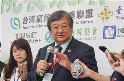 內閣擬改組，對於頻遭點名下台，衛福部長邱泰源17日受訪表示，他從不在意去留。(劉品希 攝)