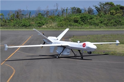 日本防衛省(國防部)本月底將彙整2026年度原始概算要求(預算申請)，擬編列8兆8,000萬日圓(約新台幣1兆8,260億元)，創新高。新年度預算將編列大量引進無人機的採購費。資料照。（日本防衛省官網）