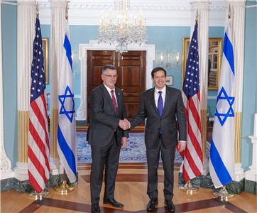 美國國務卿盧比歐(Marco Rubio)27日在國務院會晤以色列外交部長薩爾(Gideon Saar)。 (圖:X@SecRubio)