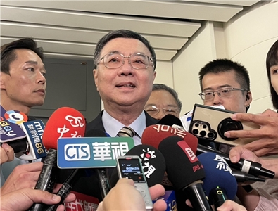 行政院長卓榮泰接受媒體訪問。(鄭佑漢 攝)