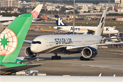 長榮航空與星宇航空25日宣布，軍人節當天部分國際線航班軍人將可優先升等商務艙。(中央社資料照)