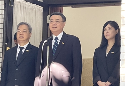 內閣改組傳聞不斷，台北市長蔣萬安18日向賴清德總統建議邀和碩聯合科技董事長童子賢組閣。對此，行政院長卓榮泰19日在立法院受訪時表示，台北市長蔣萬安最近「經常脫離市政」，並要他「不要著急，慢慢學習」。資料照。(鄭佑漢 攝)