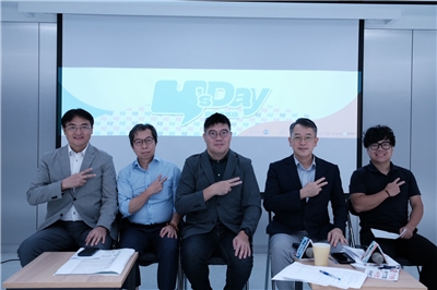 專精日本研究學者咸認台日關係將持續強化。左起：徐浤馨、謝文生、王文岳、王尊彥、胡瀚雯。圖：台灣智庫提供