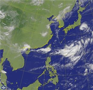 中央氣象署表示，今年第13號熱帶性低氣壓1日上午生成，未來24小時有機會增強為第10號颱風白鹿，預計朝日本東南海面前進，對台灣沒有直接影響，但間接引發西南氣流增強，2日中南部雨勢將變大。(圖:交通部中央氣象署)