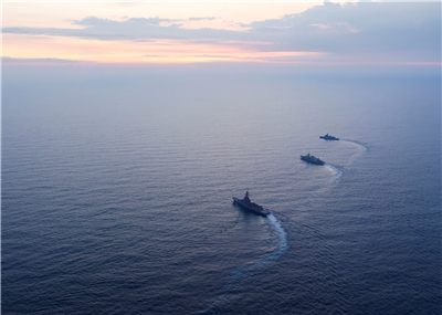 澳加菲海軍南海聯合演習。 (圖:X@DefenceAust)