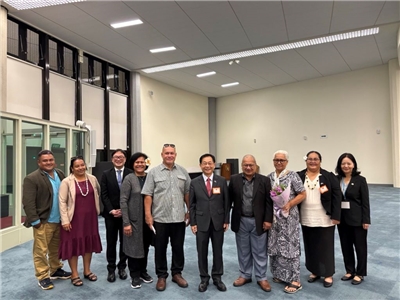 太平洋友邦吐瓦魯國國會議長伊塔雷理(Iakoba Italeli)27日率團訪台，在台期間將晉見賴清德總統、拜會立法院長韓國瑜，並出席亞洲太平洋國會議員聯合會年會。吐瓦魯國國會議長伊塔雷理（Sir Iakoba Italeli）伉儷（右四及右三）、吐瓦魯國國會潘賽威議員（Seve Paeniu）夫婦（左五及左四）及吐瓦魯國駐台大使法莉莉（Lily Tangisia Faavae）（右二）。(圖:外交部)