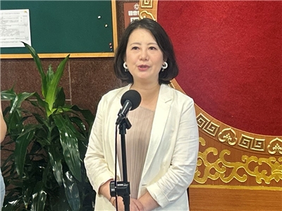 行政院27日公布內閣異動名單，包括10個機關、共16人。不過，藍、白立委質疑此波內閣異動仍是在「小圈圈」尋才、「該走的未離開」，仍舊是「鬥爭內閣」。民進黨立委則批評在野黨急著為反對而反對，對新任首長不公平，他們認為應給新任首長一段時間，若調整後仍表現不好，當然可以嚴格監督。(趙婉淳 攝)