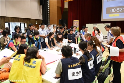 衛福部與屏東縣政府於7日至8日聯合辦理「生物病原災害防救演習」，強化疫情發生時的聯繫協調與跨機關協同處理機制。(疾管署提供)