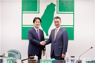 民進黨主席賴清德今天(20日)宣布民進黨新任秘書長為徐國勇。（圖：民進黨提供）