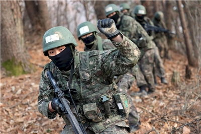 圖為南韓軍人。(圖：南韓國防部臉書)
