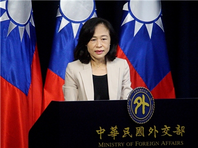 外交部國經司長連玉蘋19日表示，首度與專業展會合作，利用SEMICON平台舉辦供應鏈韌性及策略新局論壇 。(央廣記者王照坤 攝)