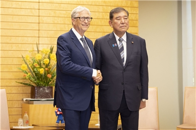 日本首相石破茂19日與來訪的微軟公司(Microsoft)共同創辦人比爾．蓋茲(Bill Gates)在首相官邸會面。 