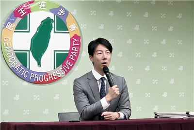 民進黨發言人吳崢 。(劉玉秋 攝）